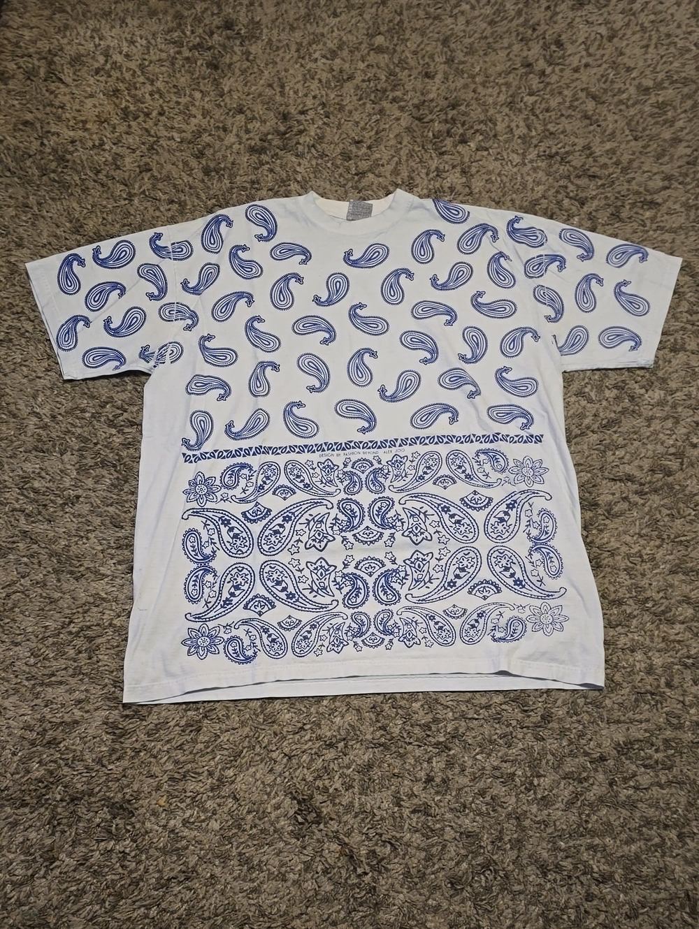 White Short-Sleeve Paisley Print Tee in Blue